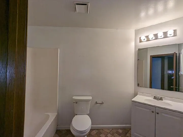1328 Shenandoah Ave #1 — Photo 10