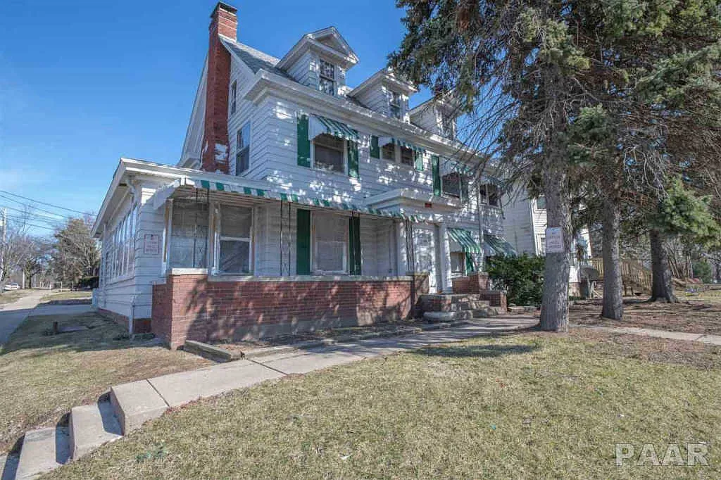 2214 N Knoxville Ave photo 1