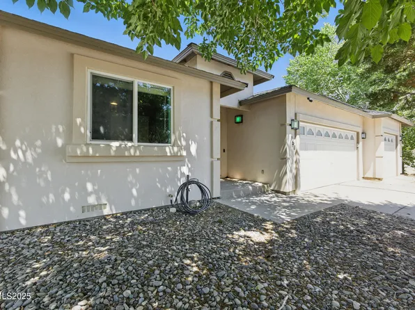 751 Divot Dr, Fernley, NV 89408