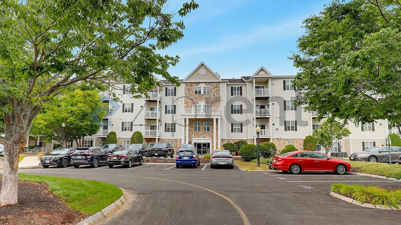 1 bed, 740 sqft, $2,100 — Photo 1