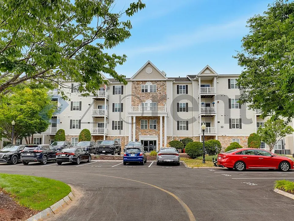 23 Hampshire Rd #413