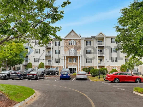 23 Hampshire Rd APT 413, Methuen, MA 01844