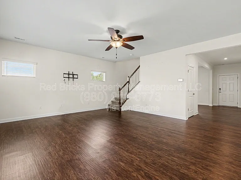 11144 Comiskey Ln — Photo 7