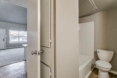 4th image of 209 N Texas St APT 3