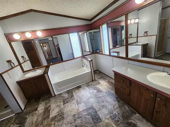 5th image of 49122 Chapman Rd #22