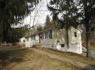 19 Crosmour, V Rhinebeck, NY 12572