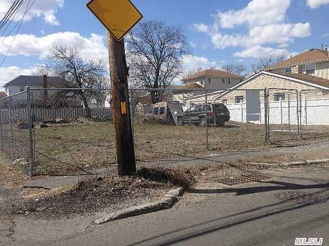 1st image of 16410 104th St