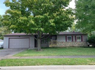 4071 Burton Dr, Stow, OH 44224