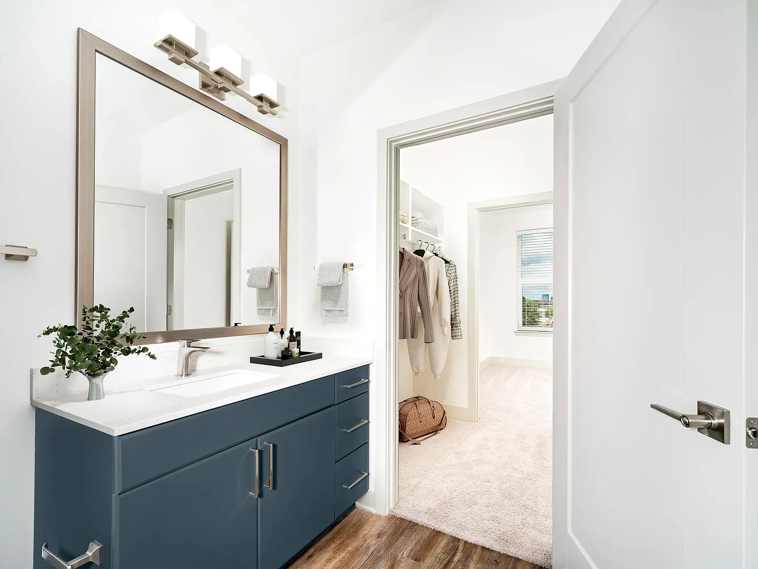 Studio, 733 sqft, $1,675 — Photo 4