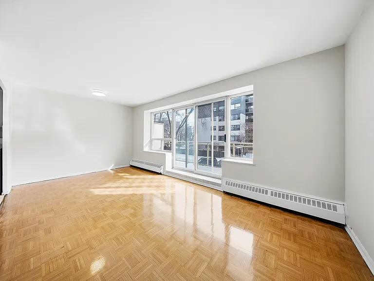 76 Parkwoods Village Dr — Photo 1