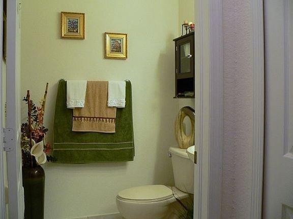 5th image of 10739 NW 80th Ln