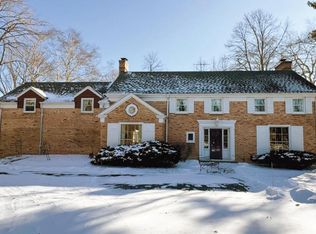 1530 E Standish Pl, Bayside, WI 53217