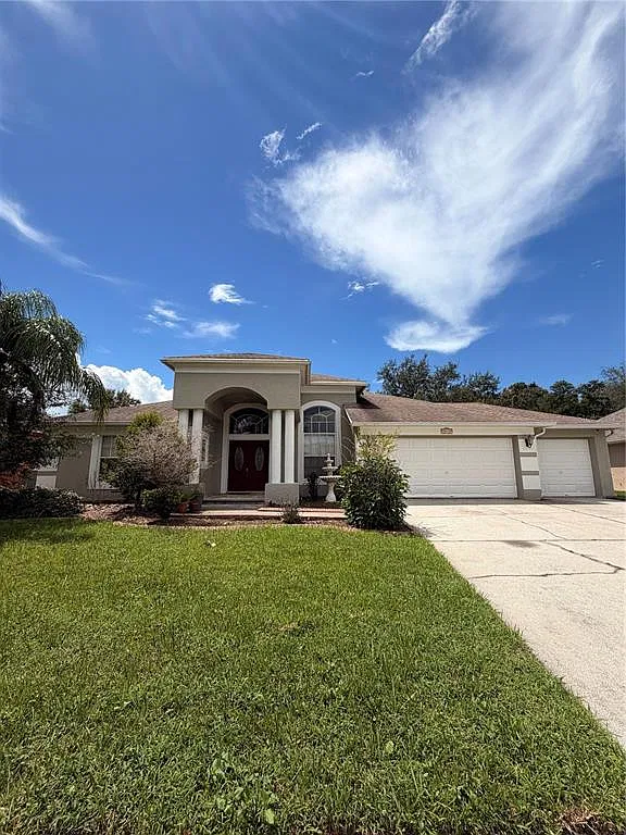 5 bed, 3.0 bath, 2412 sqft, $3,200 — Photo 2