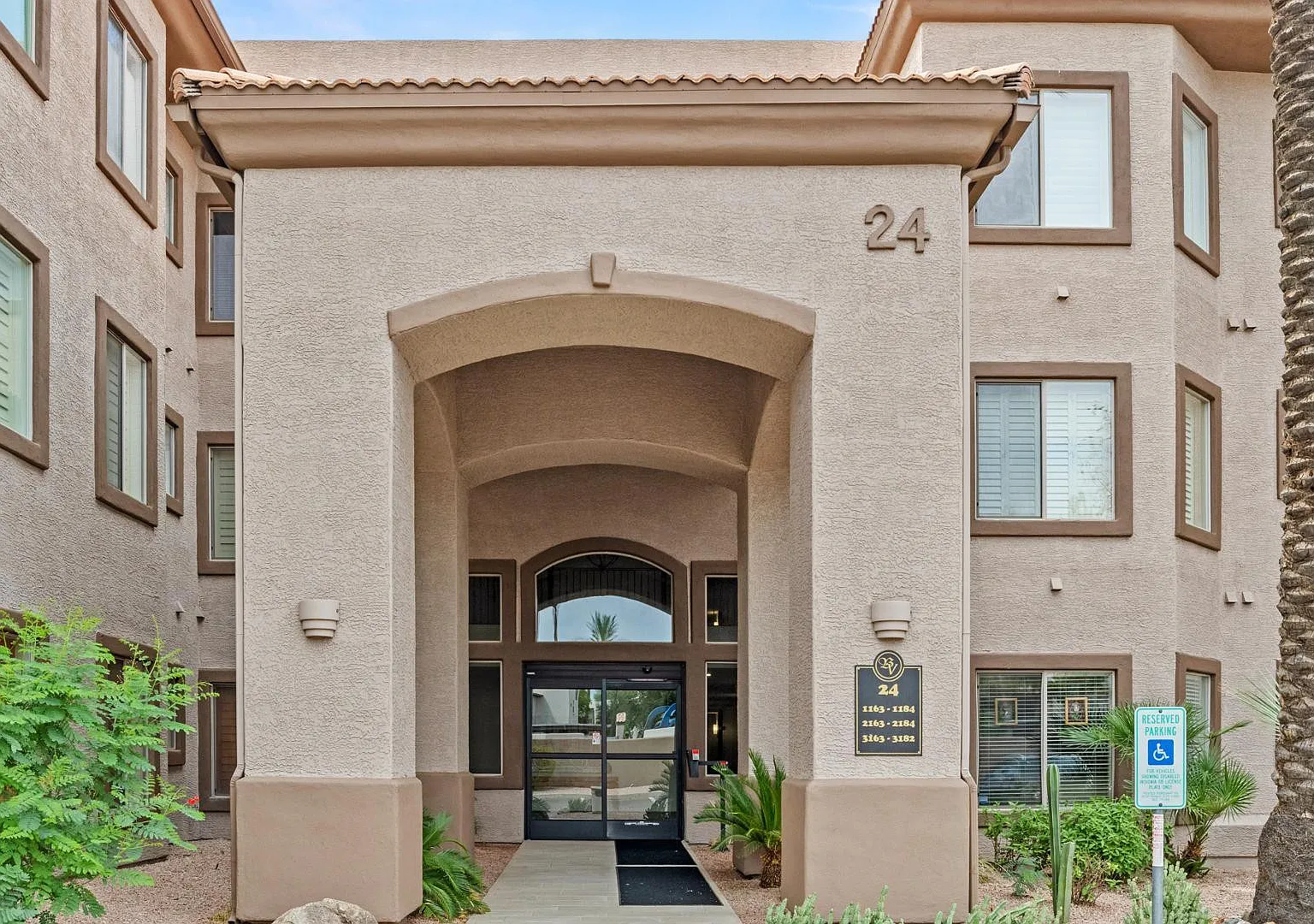 3 bed, 2.0 bath, 1411 sqft, $2,550 — Photo 4