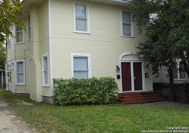1st image of 1022 W Gramercy Pl