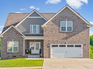 517 Cresthaven Ln, Clarksville, TN 37043