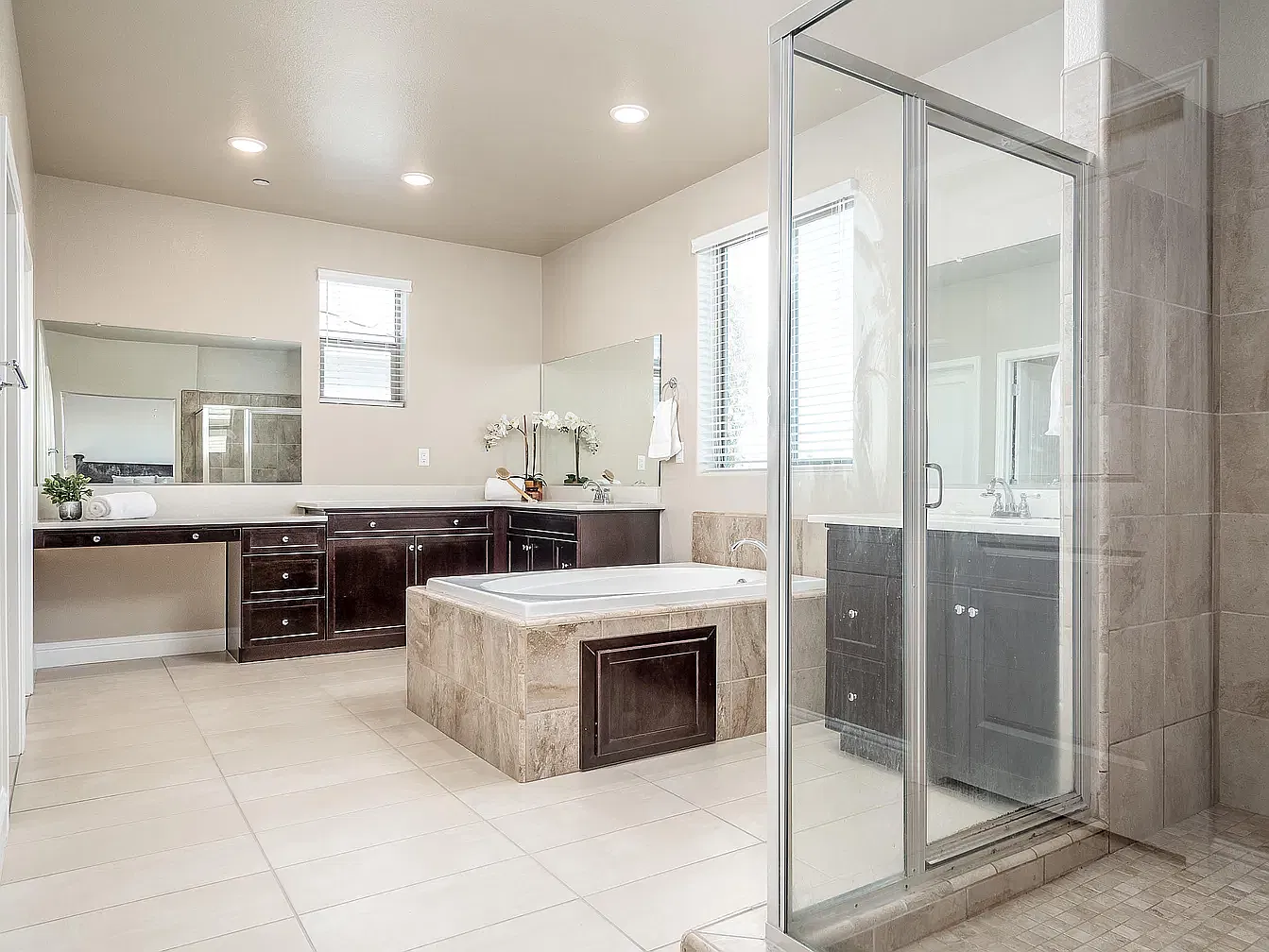 4 bed, 2264 sqft, $3,000 — Photo 2