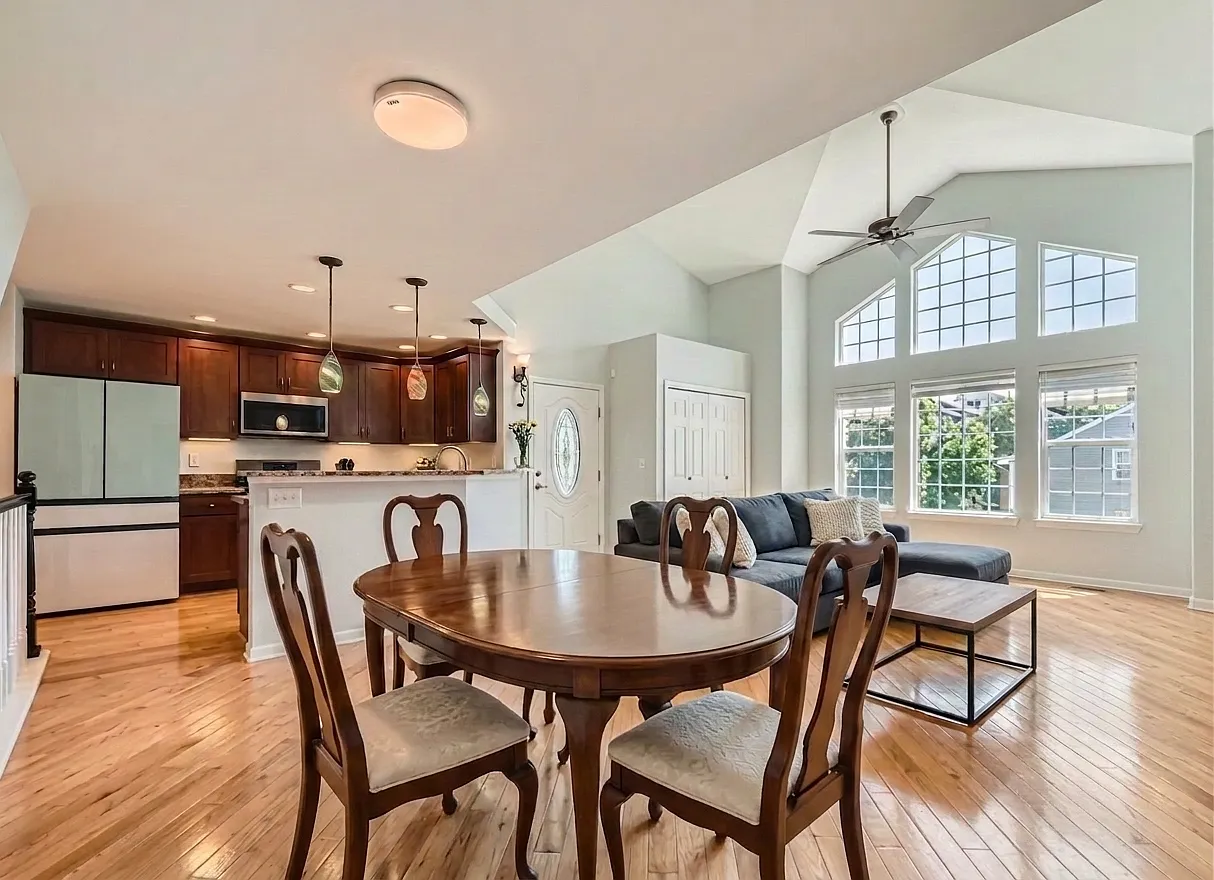 3 bed, 2.5 bath, 2080 sqft, $2,885 — Photo 3