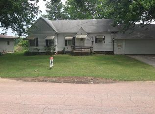 704 N 9th St, Cherokee, IA 51012
