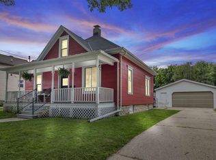 1317 S Jackson St, Appleton, WI 54915
