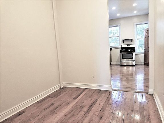 5th image of 183 Eagle St #1B