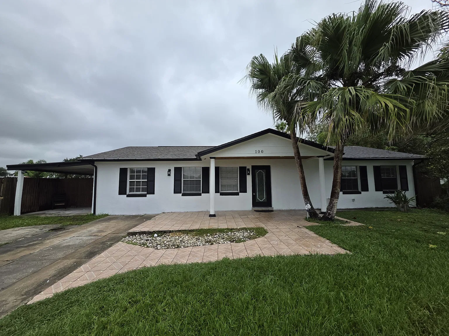 100 Hollyhock Cir — Photo 1