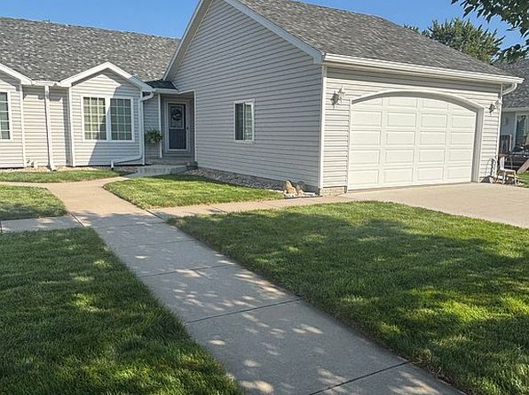 902 Ronan Dr