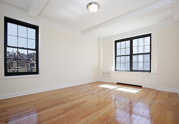 5th image of 1 University Pl APT 17G
