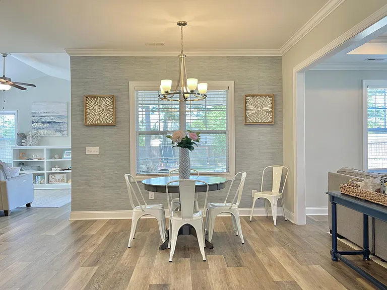 455 Aurora Pl — Photo 5