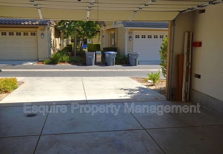 3246 N Ventura Rd — Photo 24