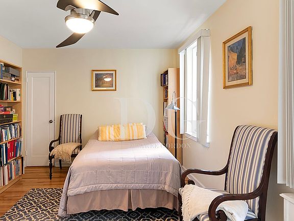 4th image of 36 Dahill Rd APT 2I