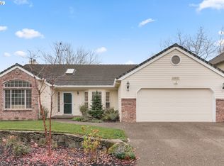 28630 SW Crestwood Dr, Wilsonville, OR
