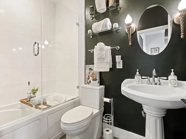 1830 I St NE #4 — Photo 4