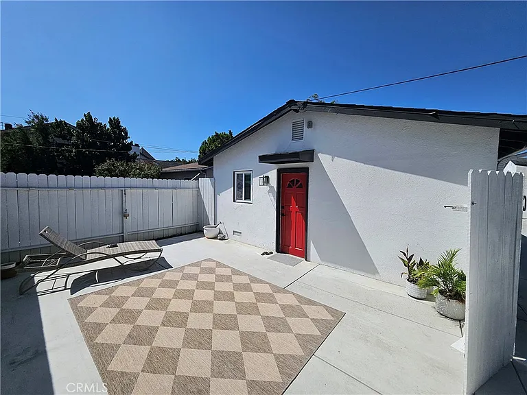 1554 Orange Ave #C — Photo 1