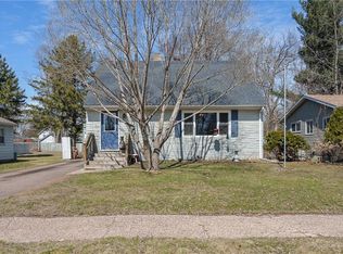 924 Cedar St, Eau Claire, WI 54703