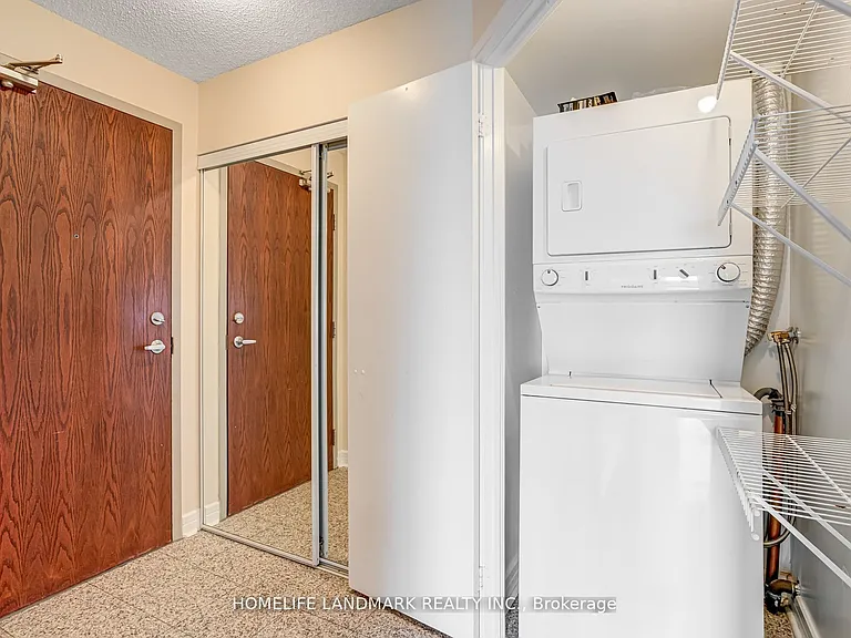 16 Harrison Garden Blvd #2508 — Photo 16