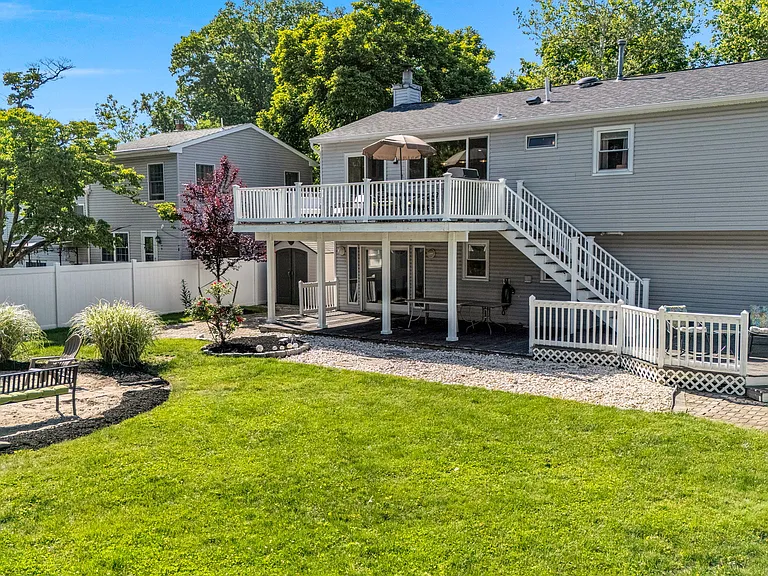 53 Field Ave — Photo 33