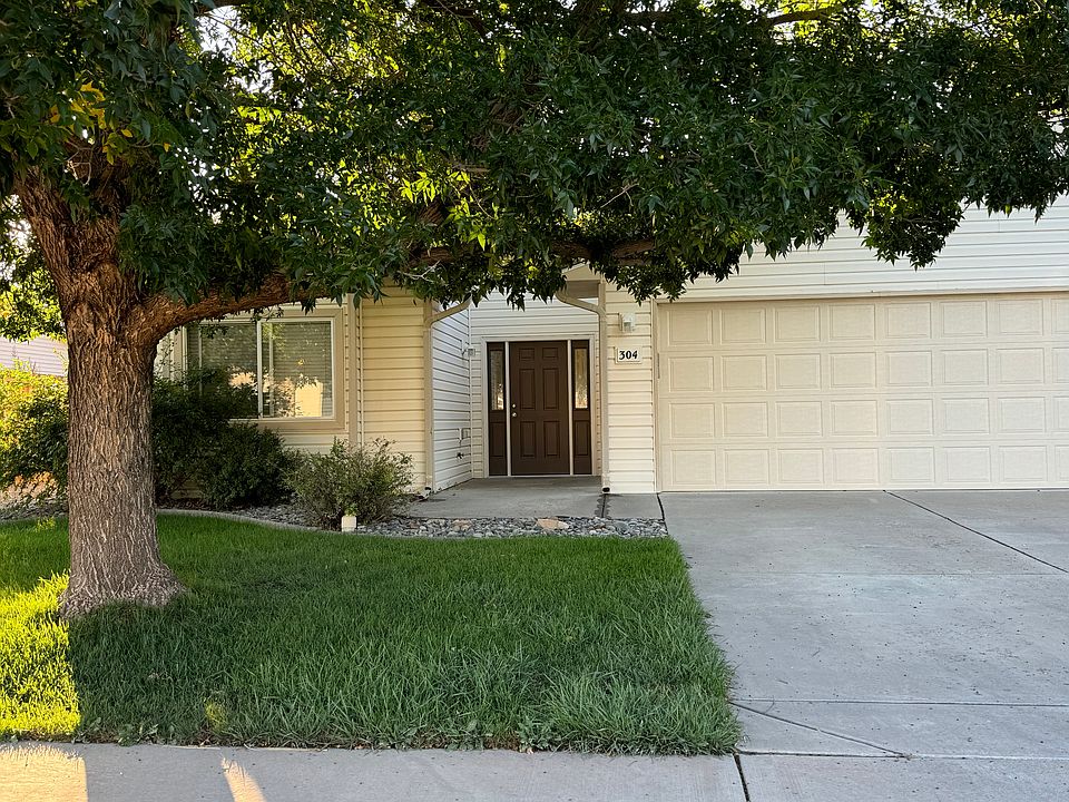 View of entry and garage from street
