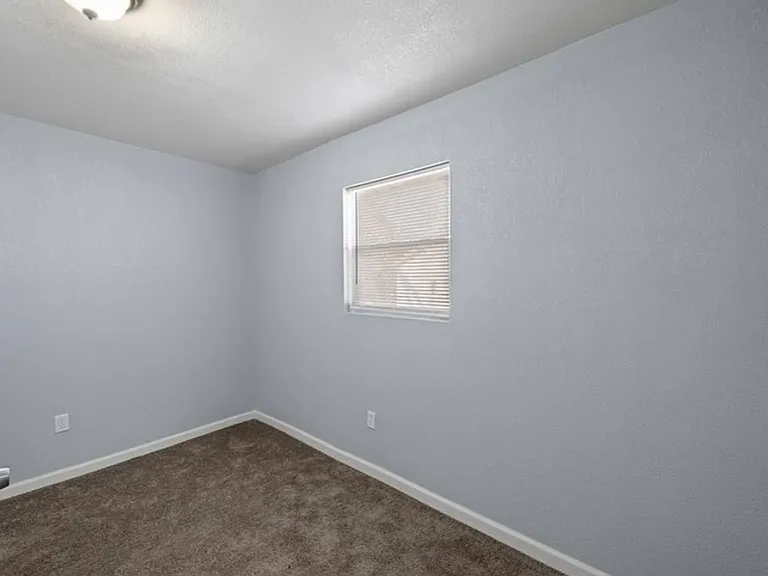 1515 S Home Ave — Photo 4
