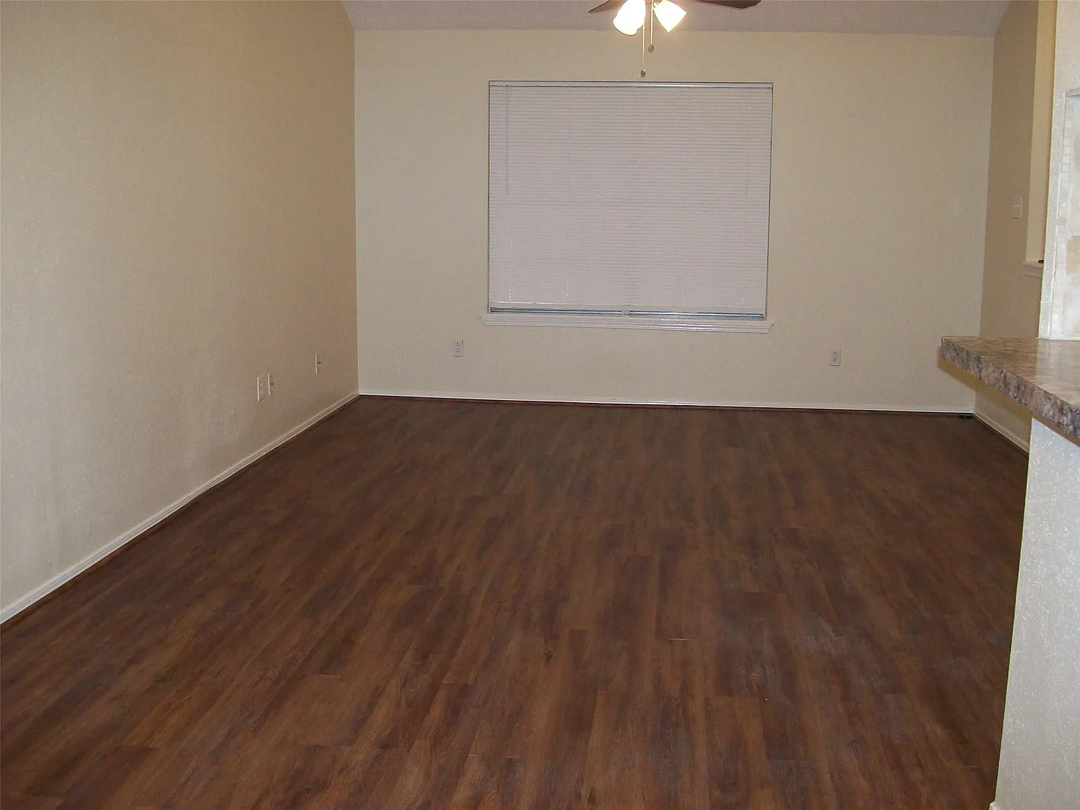 3 bed, 1.5 bath, 1336 sqft, $1,875 — Photo 4