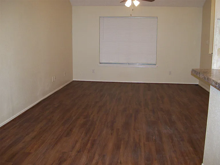 2617 Knoxville Dr — Photo 4