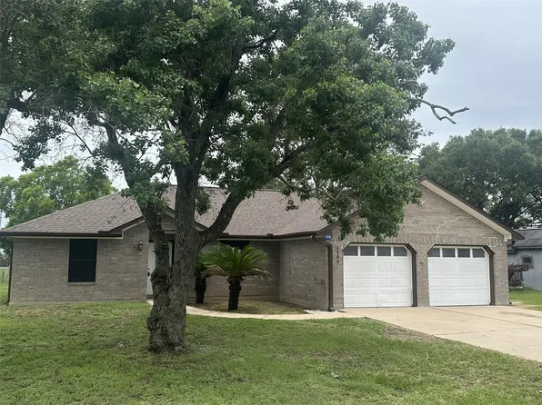 7210 Mikes St, Wallis, TX 77485