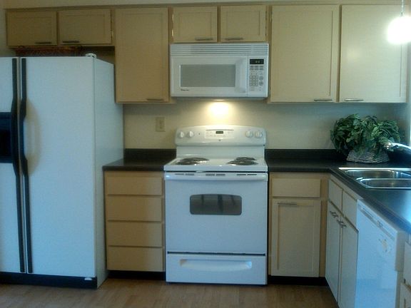 Remodeled eat-in Kitchen