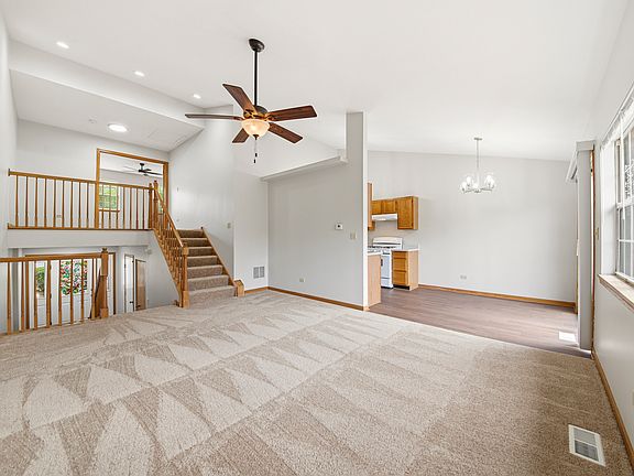 3rd image of 615 Buckskin Ln