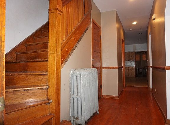 2nd image of 903 N Saint Louis Ave