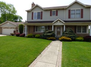 424 W Saint Charles Rd, Elmhurst, IL 60126