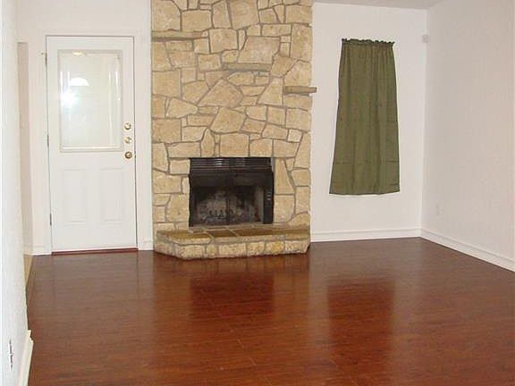 4th image of 235 Spur Dr