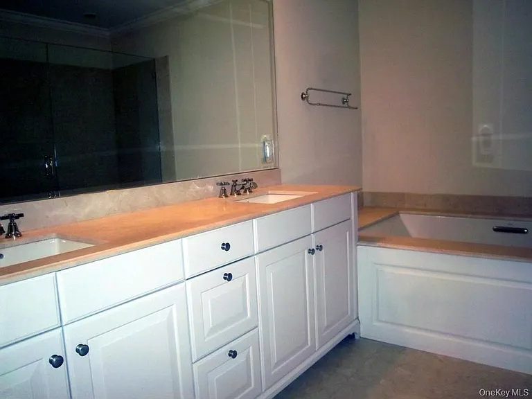 129 W Main St #129 — Photo 14