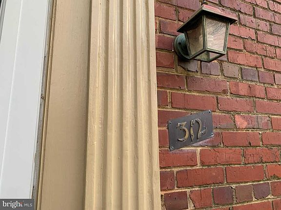 3rd image of 1200 S Barton St Unit 312