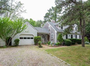 3 Partridge Ln, Cataumet, MA 02534